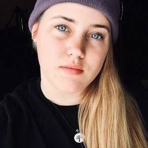 Meet your Posher, Avery